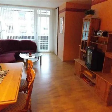 Laura F-i-3-4 Apartment *